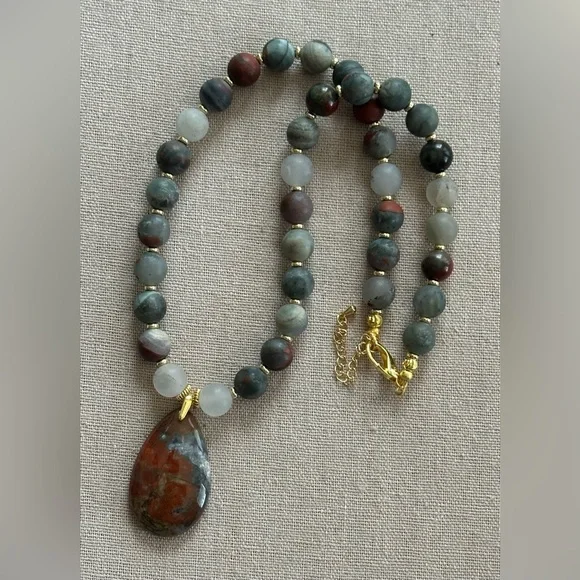 22-1/2 inch Matte Bloodstone bead Necklace NWOT - Picture 2 of 11